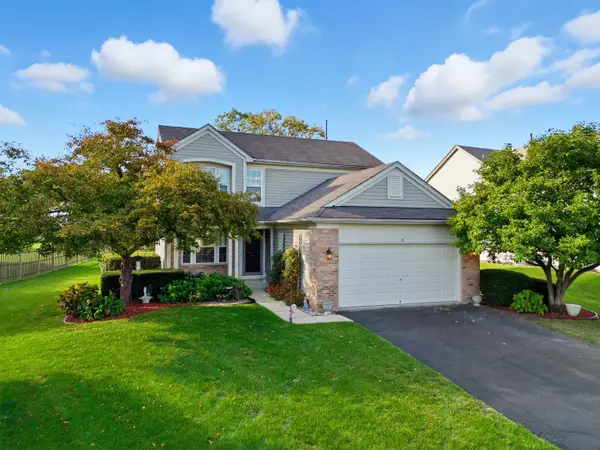 35 S London Court, South Elgin, IL 60177