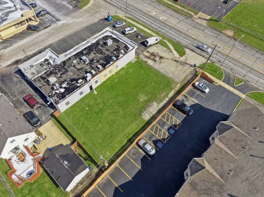 8404 S Roberts Road, Justice, IL 60458 - #2