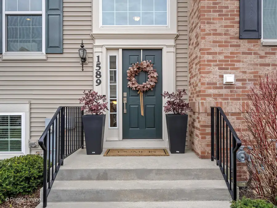 1589 Deer Pointe Drive, South Elgin, IL 60177 - #2