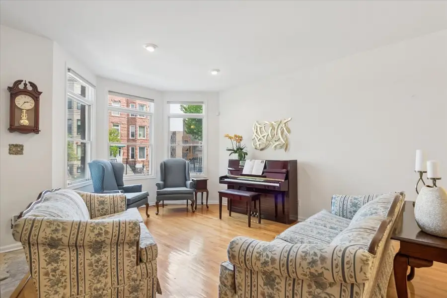 4538 S Saint Lawrence Avenue, Chicago, IL 60653 - #3