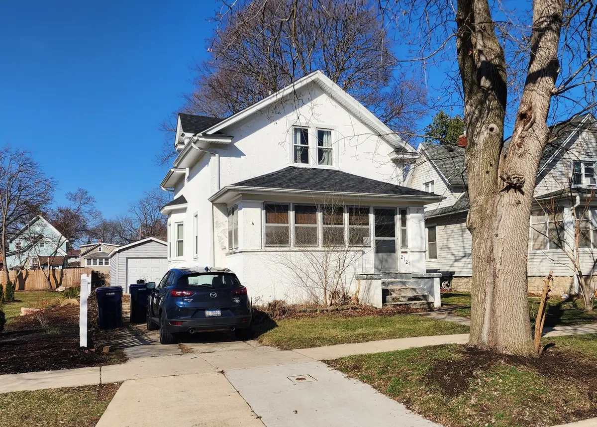 Address Withheld By Seller, Elgin, IL 60123 - #1