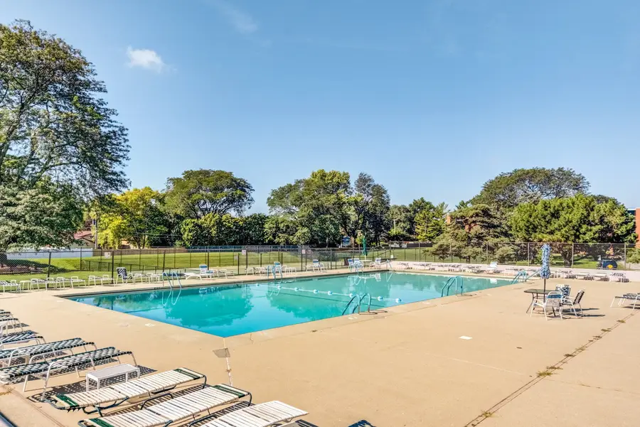 1615 E Central Road #111B, Arlington Heights, IL 60005 - #2