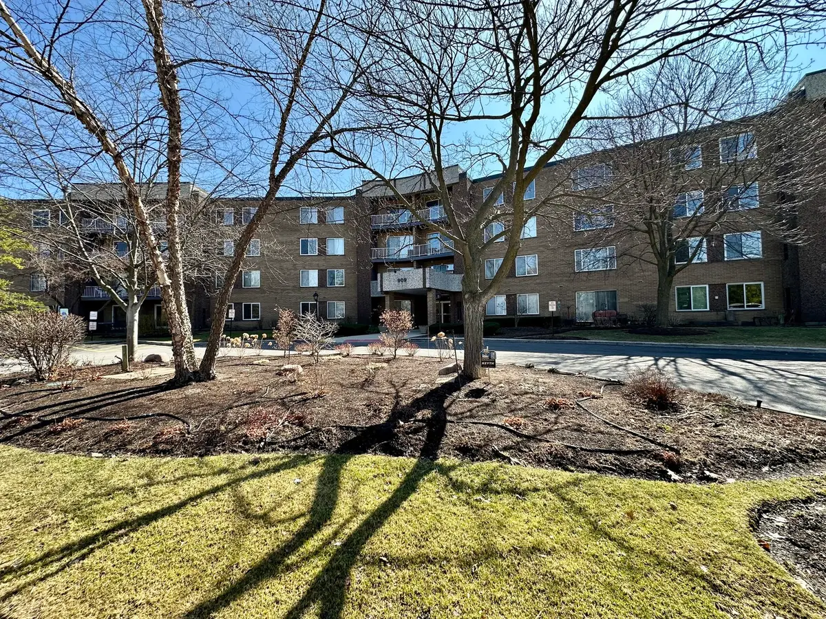 909 E Kenilworth Avenue #420, Palatine, IL 60074 - #1