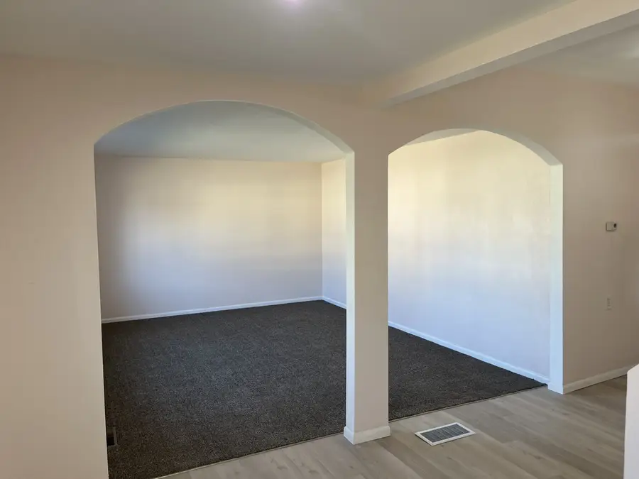 709 E Livingston Street, Streator, IL 61364 - #3