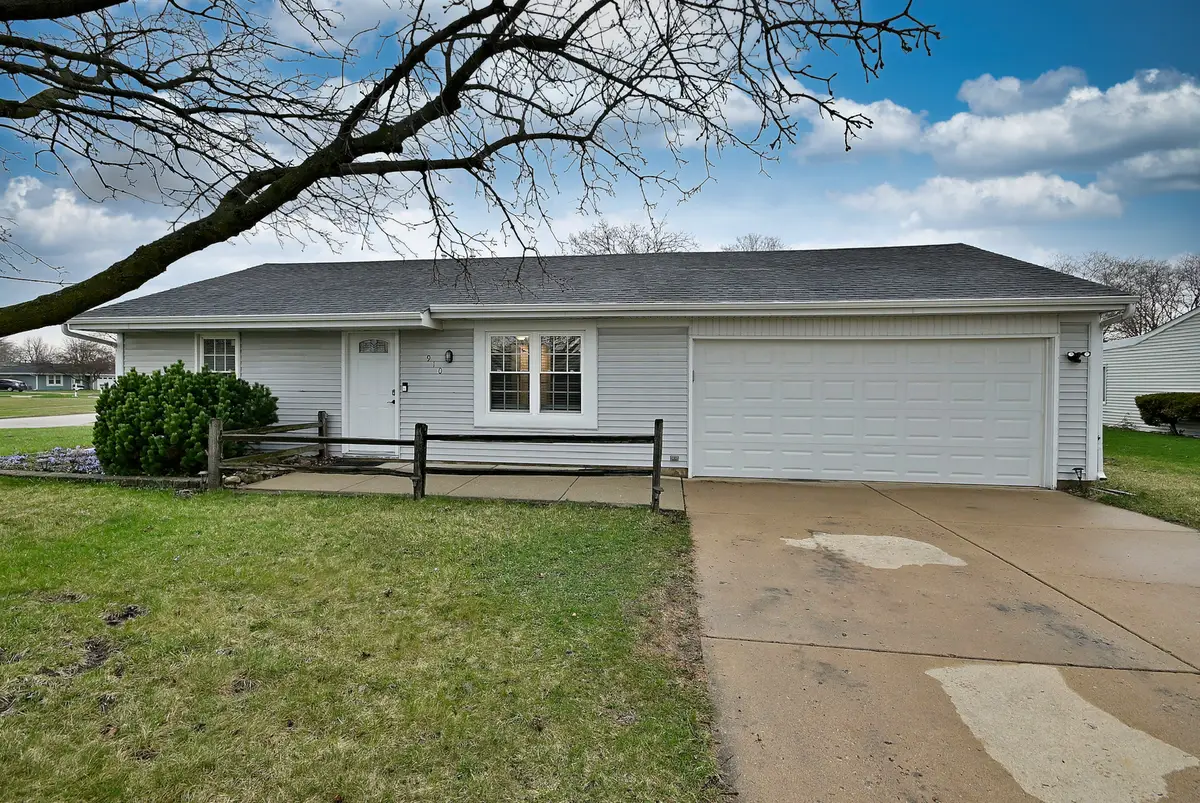 910 Greenfield Drive, Aurora, IL 60506 - #1