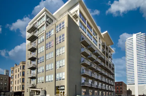 770 W Gladys Avenue #604, Chicago, IL 60661