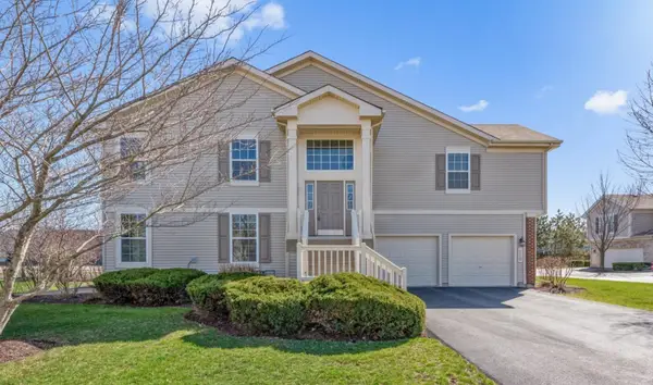 119 Fountain Grass Circle #119, Bartlett, IL 60103
