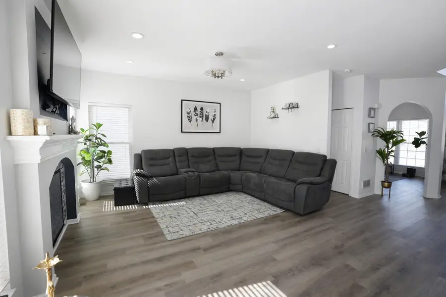 1048 Asbury Drive, Aurora, IL 60502 - #3