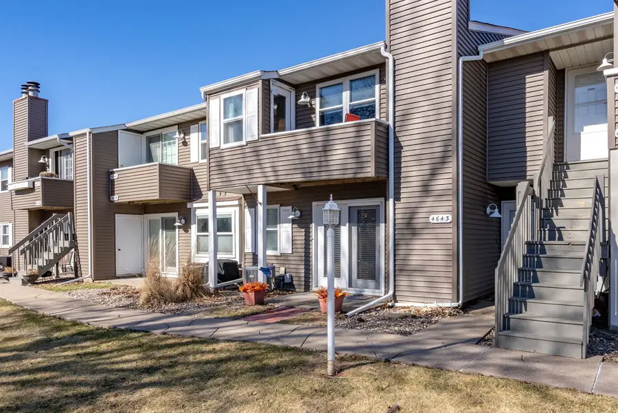 4643 Crow Creek Court, Bettendorf, IA 52722 - #2