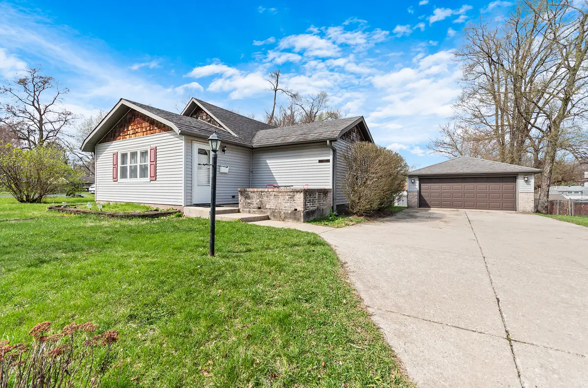 10 NE Circle Drive, Joliet, IL 60433 - #1
