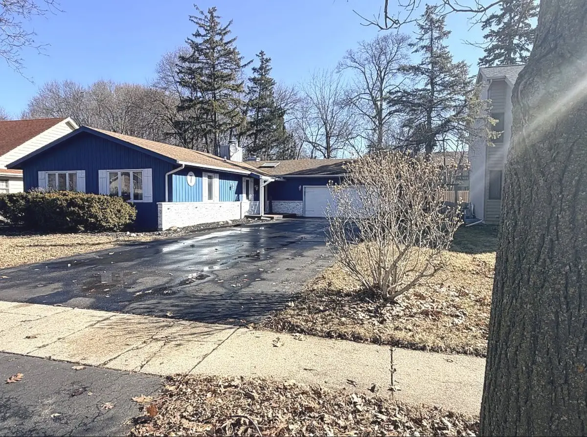 7 Woodhead Drive, Lake Villa, IL 60046 - #1