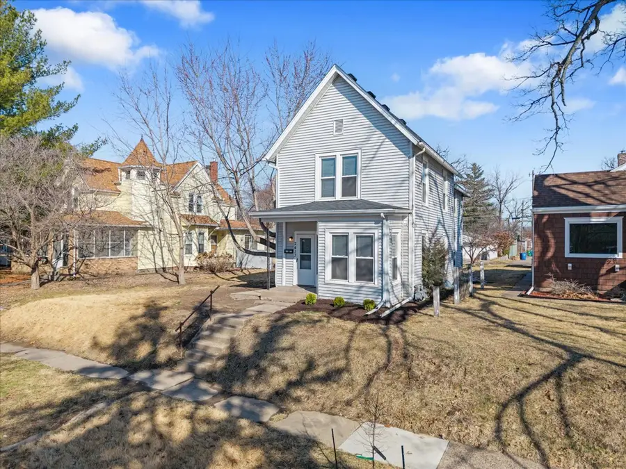 2413 11th Avenue A, Moline, IL 61265 - #2