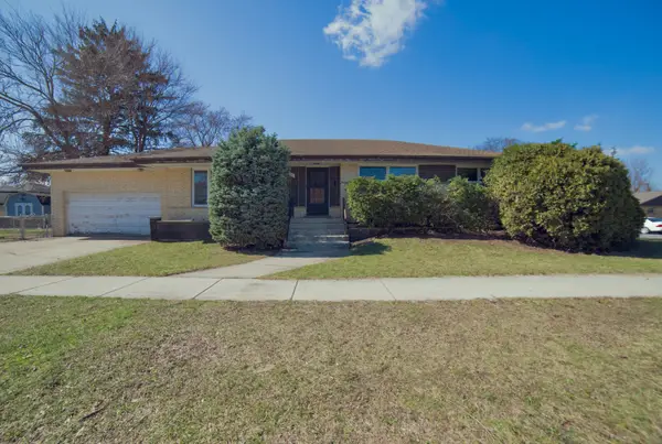 6201 W 90th Place, Oak Lawn, IL 60453