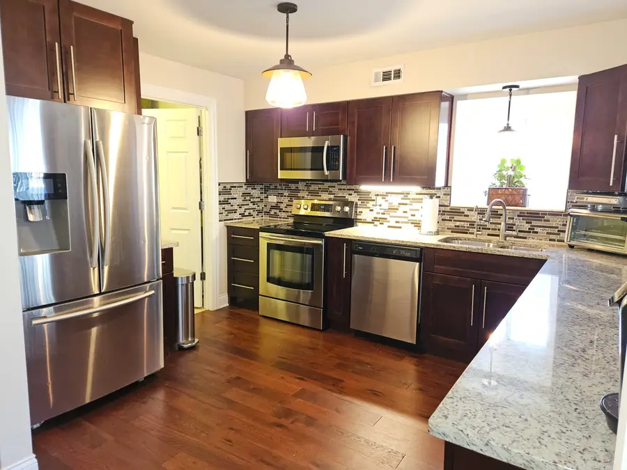 9551 Arrowhead Drive #2F, Hickory Hills, IL 60457 - #3