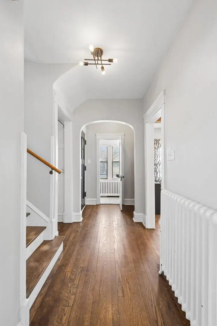 2233 W Greenleaf Avenue, Chicago, IL 60645 - #3