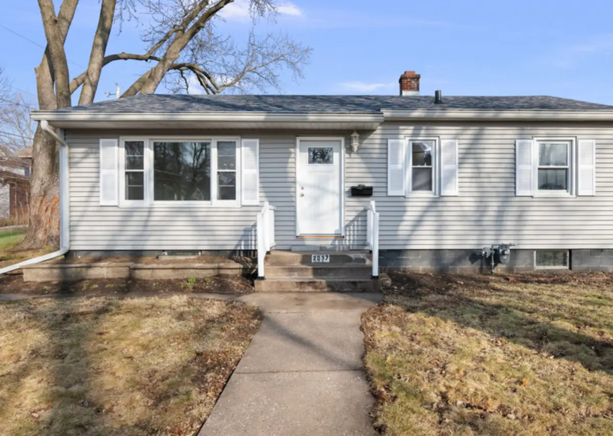 2037 Leclaire Street, Davenport, IA 52803 - #1