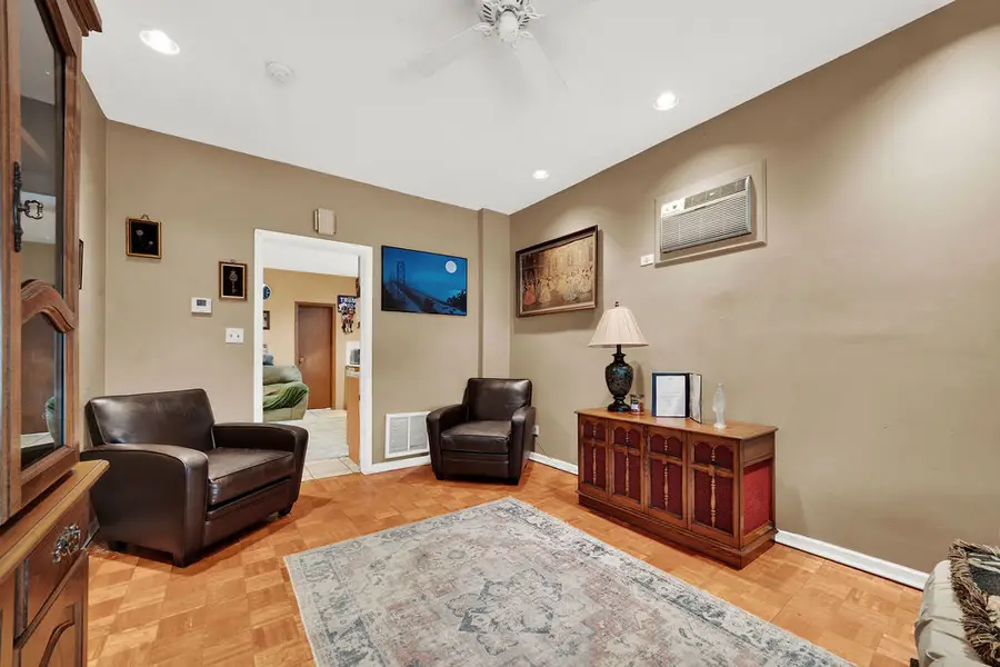 3841 S Lowe Avenue, Chicago, IL 60609 - #3