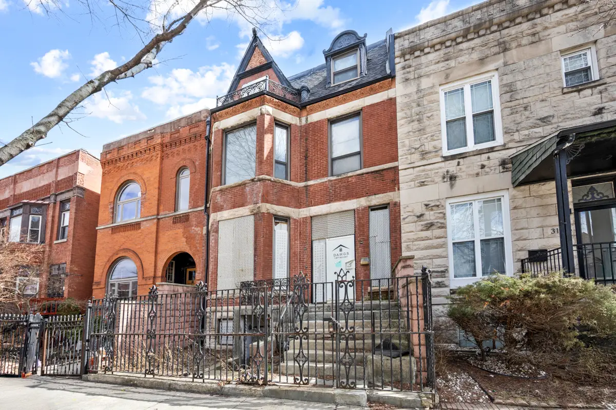 3143 S Giles Avenue, Chicago, IL 60616 - #1