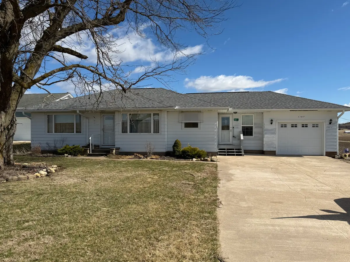 1167 432nd Avenue, Clinton, IA 52732 - #1