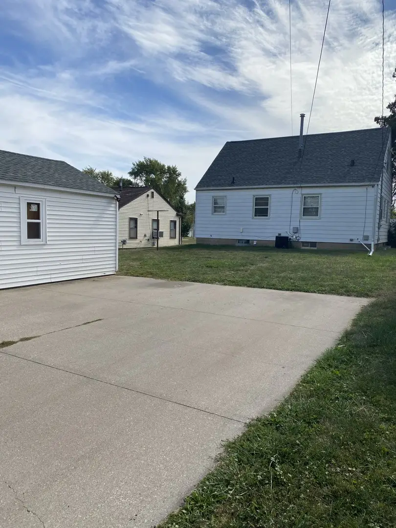 1548 W Central Park Avenue, Davenport, IA 52804 - #2