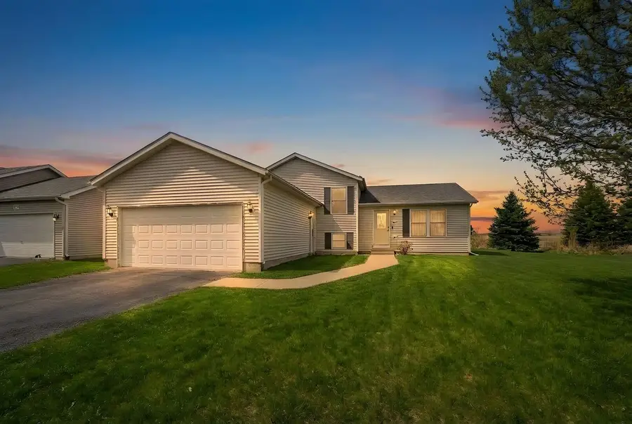 424 N Aspen Drive, Cortland, IL 60112 - #2