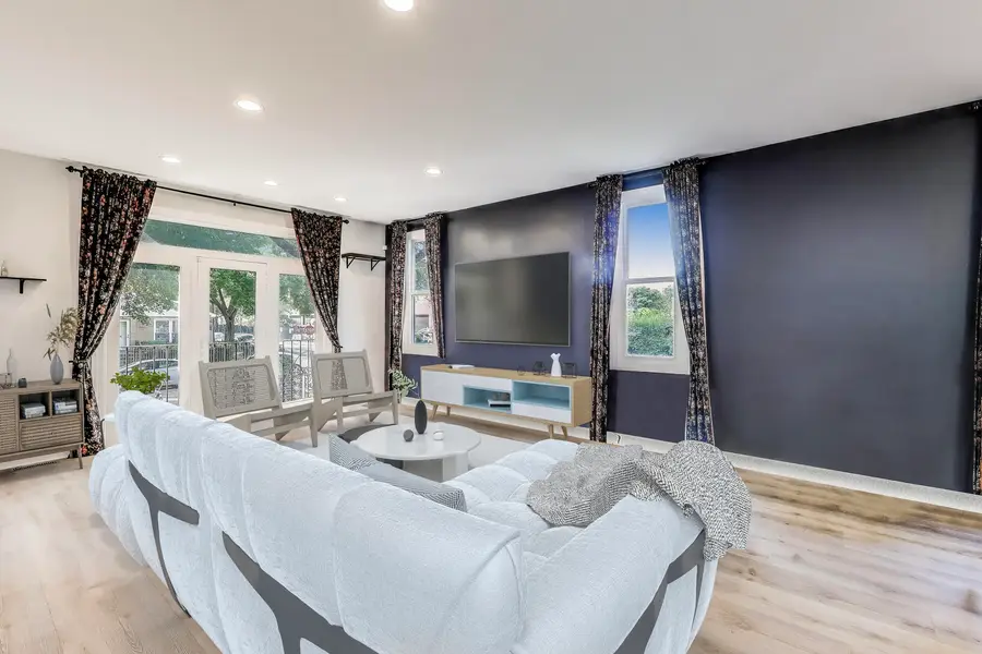 6431 N Paulina Street, Chicago, IL 60626 - #3