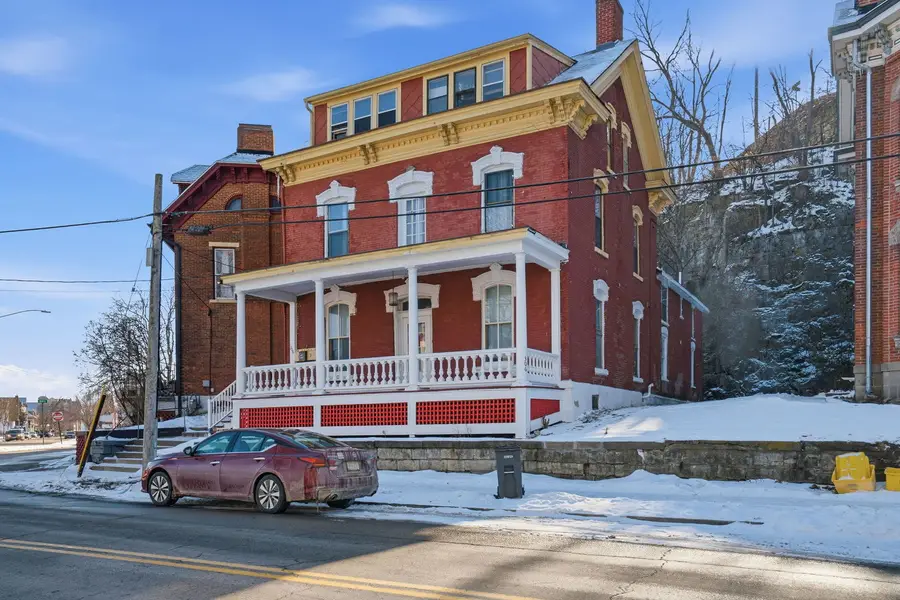 306 W Locust Street, Dubuque, IA 52001 - #2