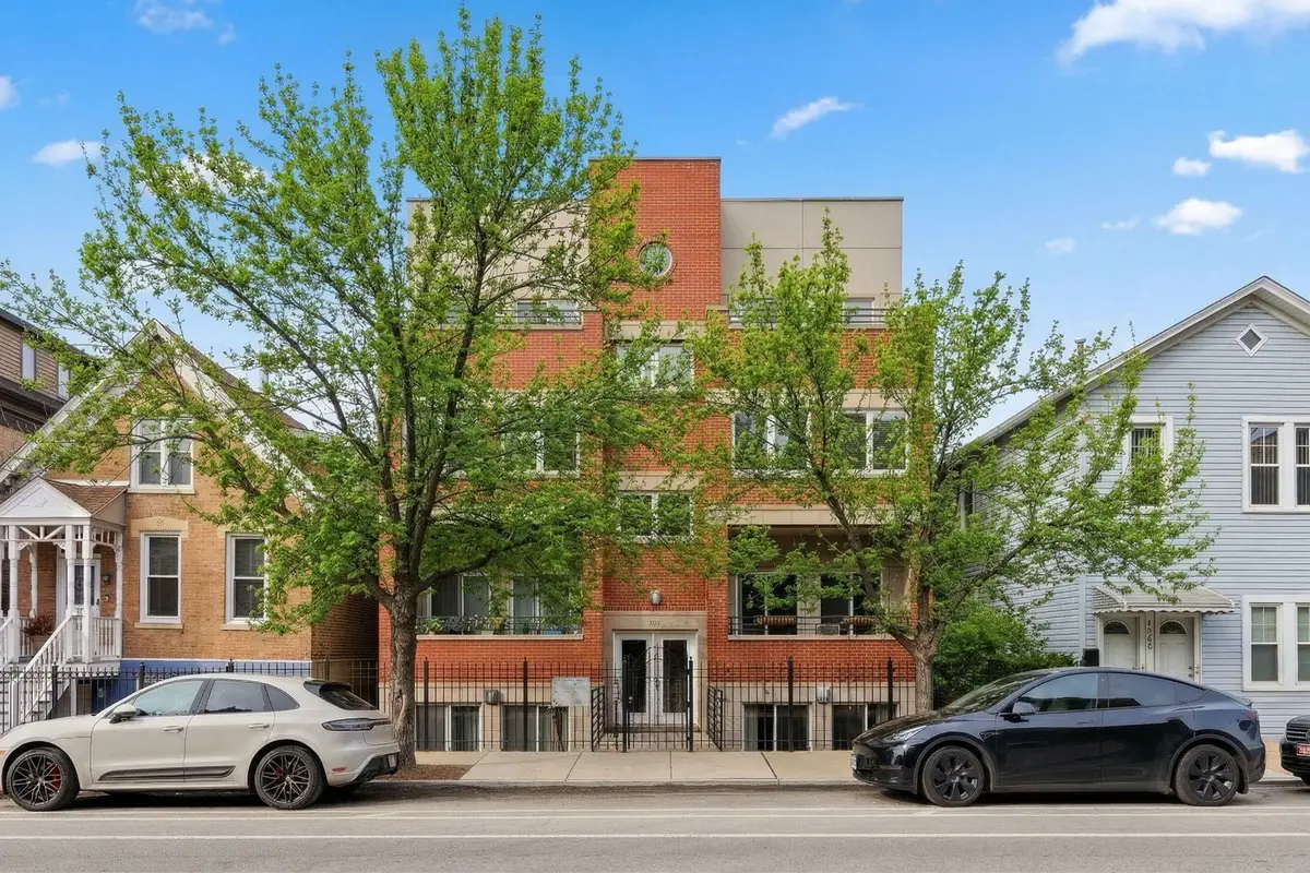 2126 W Armitage Avenue #4, Chicago, IL 60647 - #1