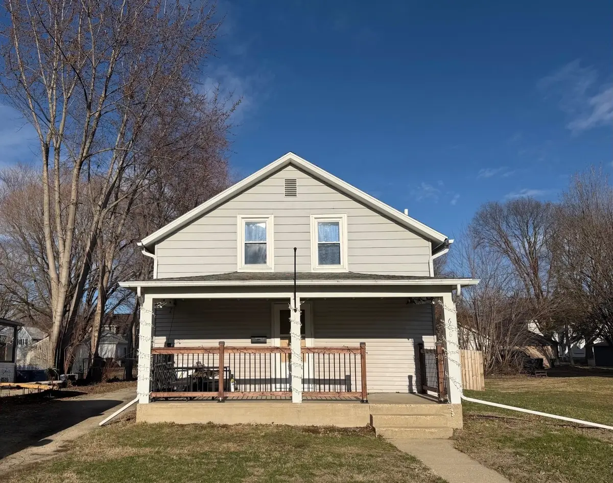 608 4th Avenue, Sterling, IL 61081 - #1
