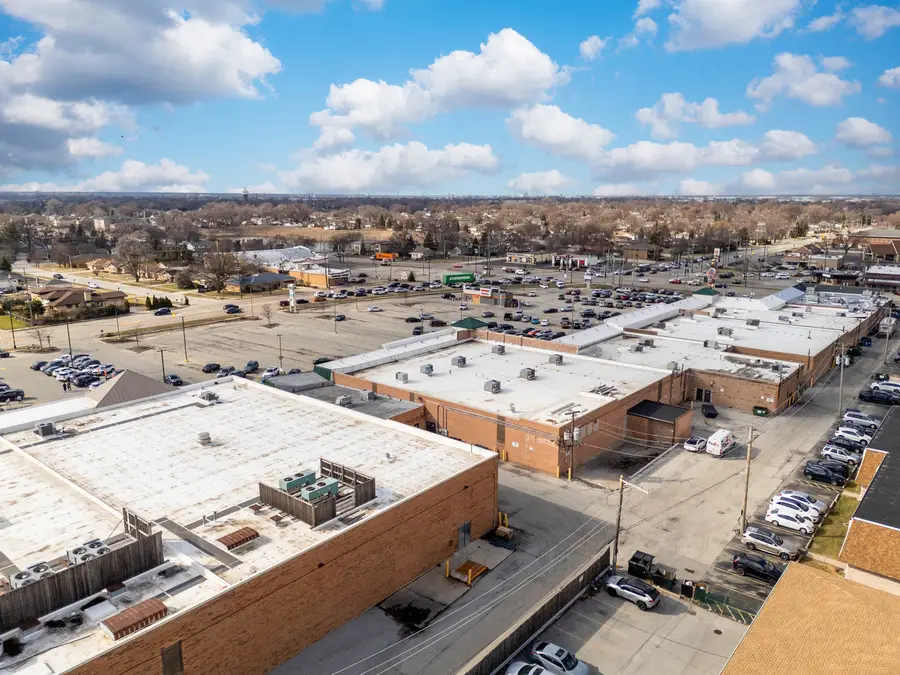 8830 Mobile Avenue #201, Oak Lawn, IL 60453 - #3