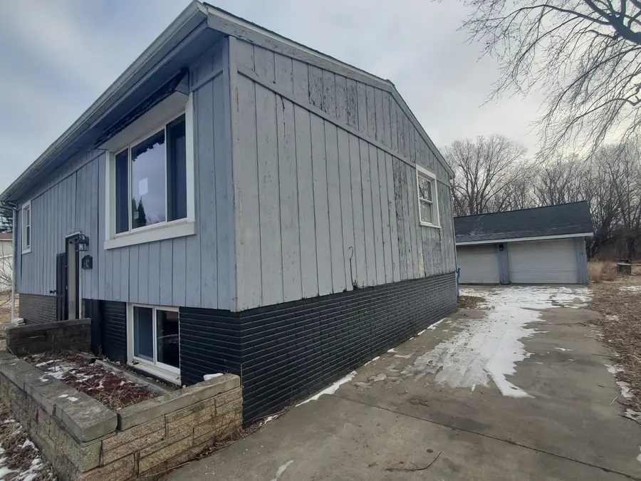 612 Manchester Drive, Kewanee, IL 61443 - #2