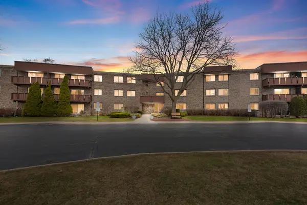 2650 Brookwood Way Drive #203, Rolling Meadows, IL 60008