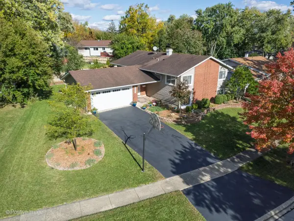 6921 Martin Drive, Woodridge, IL 60517