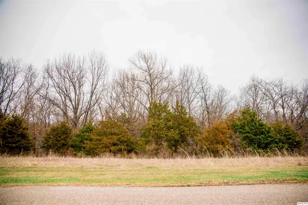 4601 Oakwood Dr, Quincy, IL 62305