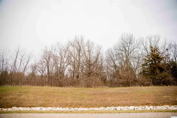 4523 Oakwood Dr, Quincy, IL 62305