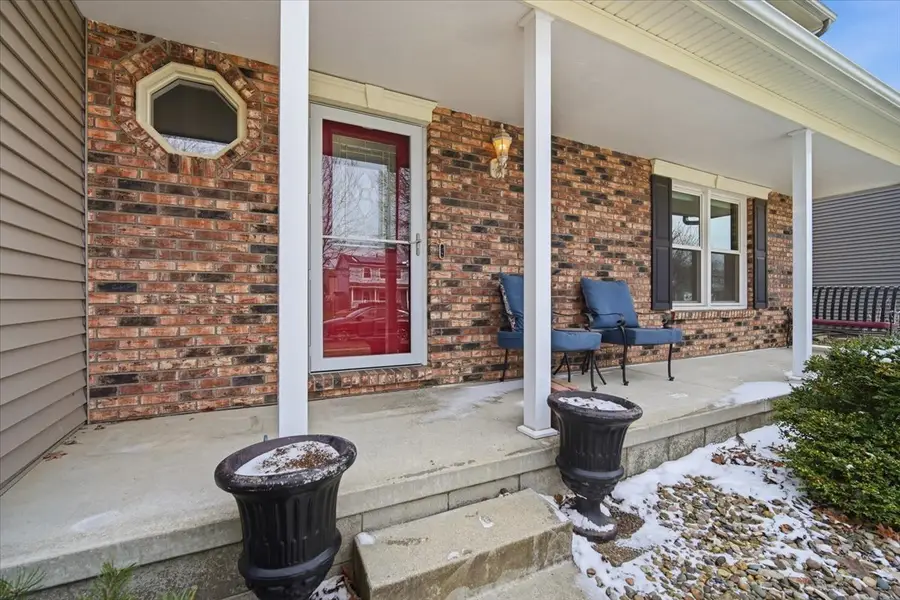 211 Lake Shore Circle, Bloomington, IL 61704 - #3