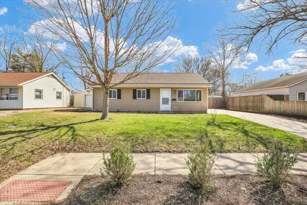 1902 Garden Hills Drive, Champaign, IL 61821