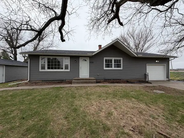 5125 W 49th Street, Davenport, IA 52806