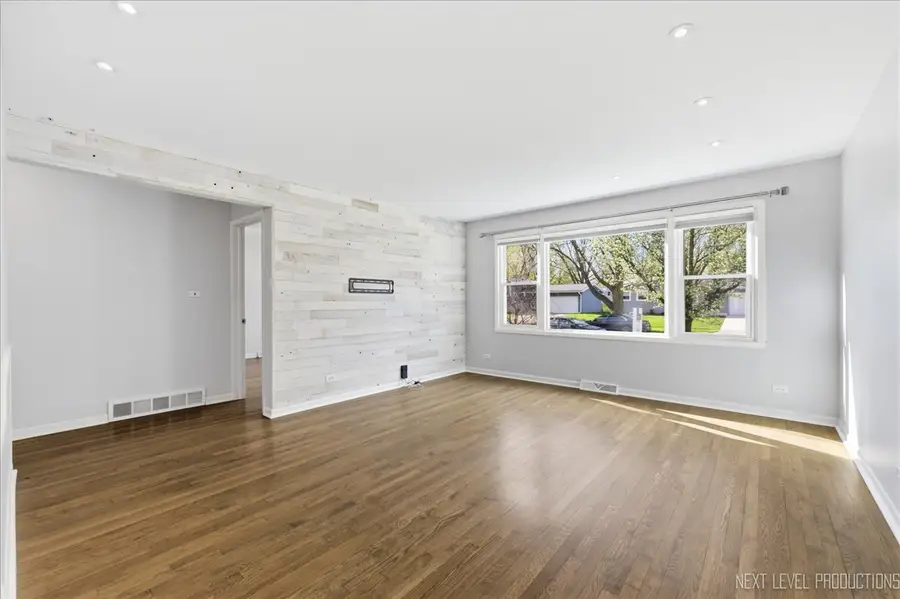 1909 Forrest Boulevard, Saint Charles, IL 60174 - #2