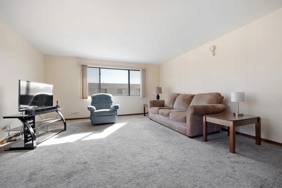 18 Dennis Court #18, Schaumburg, IL 60193 - #3
