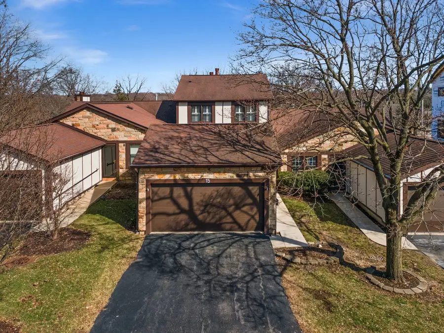 15 White Oak Circle, Saint Charles, IL 60174 - #2