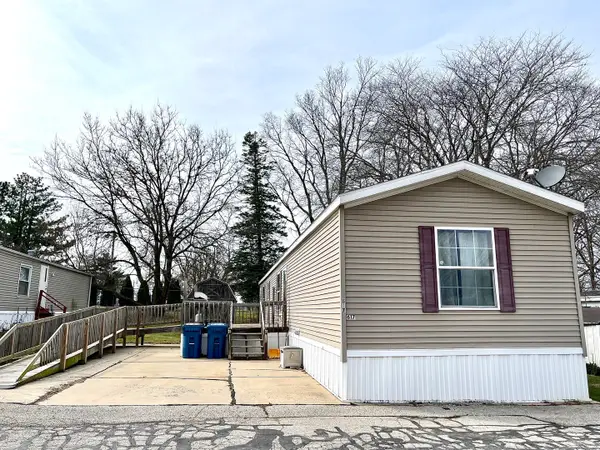 617 6th Street, Bloomington, IL 61704