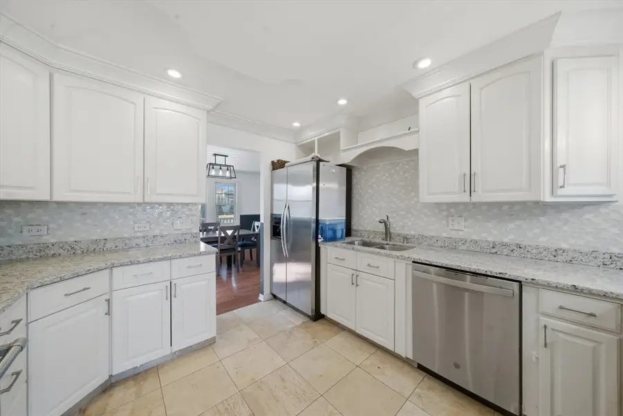 251 N Michigan Avenue, Villa Park, IL 60181 - #3