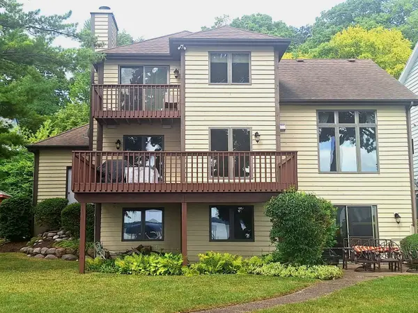 171 Waltonian Terrace, Fox Lake, IL 60020