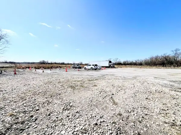 394 E Glenwood Dyer Road, Glenwood, IL 60425