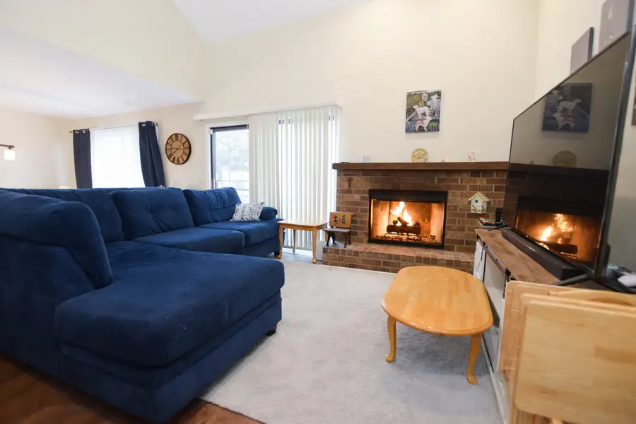 516 N Thornwood Drive, McHenry, IL 60050 - #3