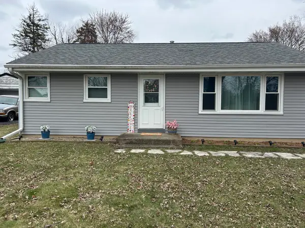 33077 Sunset Avenue N, Grayslake, IL 60030