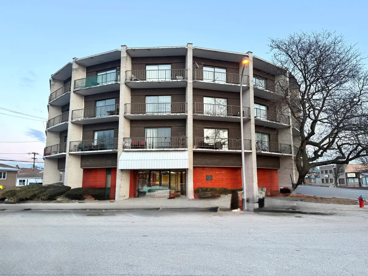 3900 W 95th Street #305, Evergreen Park, IL 60805 - #1