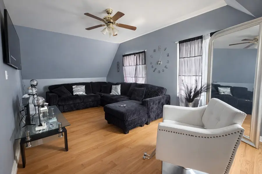 5444 W Walton Avenue, Chicago, IL 60651 - #3