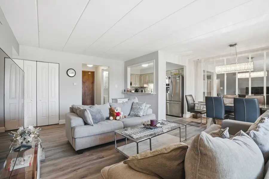 6443 Clarendon Hills Road #402, Willowbrook, IL 60527 - #3